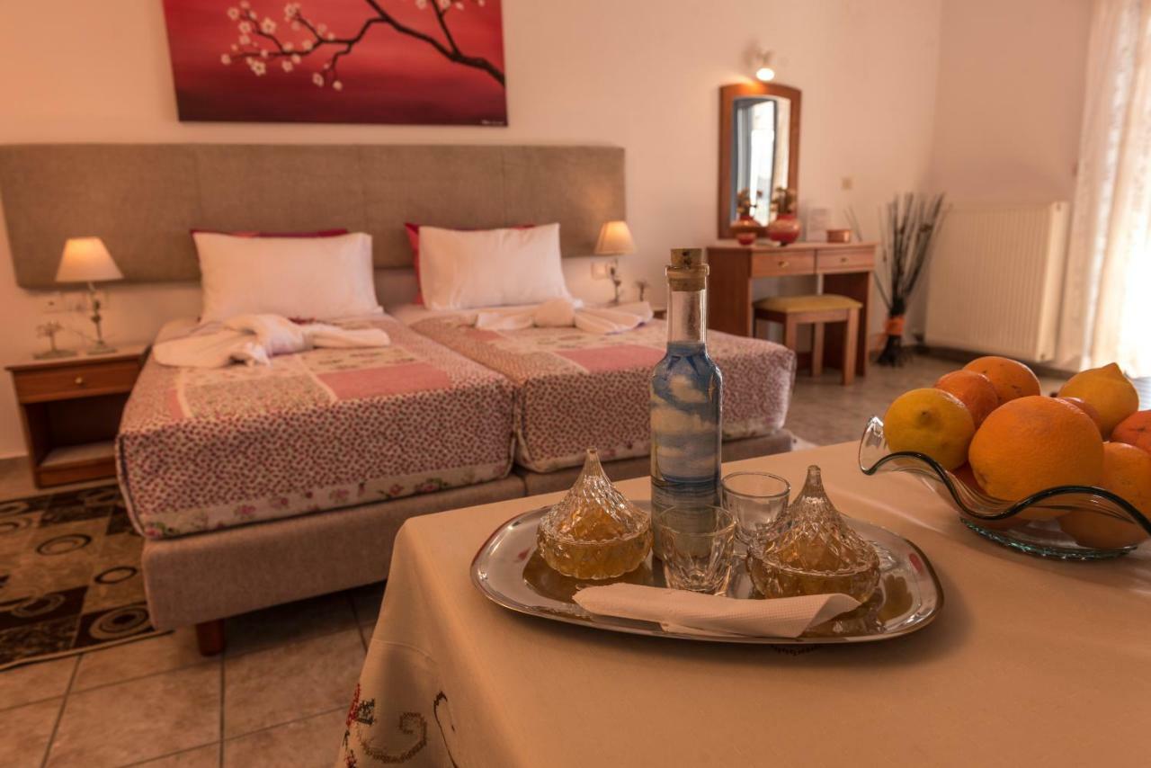 Roula Apartments Palaiochora Ngoại thất bức ảnh